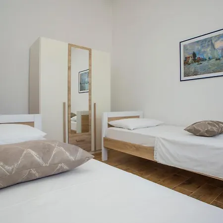 Situs Katarina Διαμέρισμα