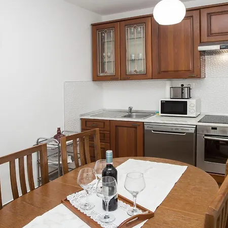 Situs Katarina تروغير