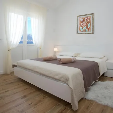 Situs Katarina * تروغير