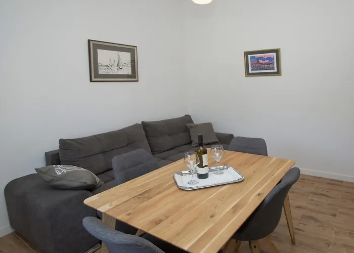 Situs Katarina * تروغير